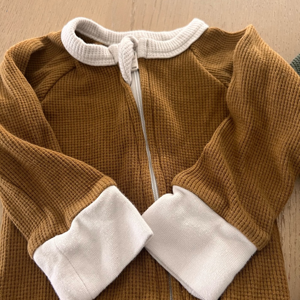 Goumi thermal pjs 12-18 months bundle - Picture 4 of 6